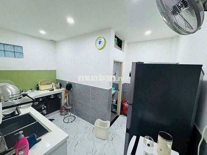 NHÀ ĐẸP LÊ VĂN,  50m2,  Trệt lững 2 lầu