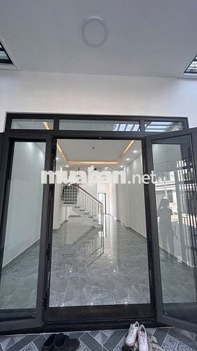 Bán Căn Hoàng Nam 5 Nhà 1 trệt 2 lầu 4PN 4WC, đang cho thuê 8tr/tháng.