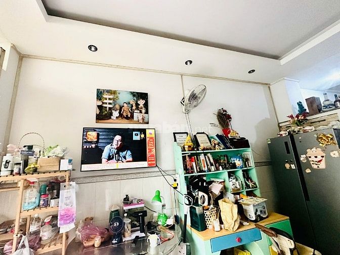 Cho thuê nhà hẻm 2.5m(BG) Ngô Quyền, P.5, Q.10 giá 15tr