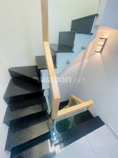 Nhà bán 3Lầu nguyển thượng hiền F5 Phú nhuận 