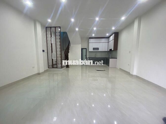 Nhà 4T*42m2 thiết kế gara ô tô trong nhà- ngay sát Đại Lộ- Giá 4,35 tỷ