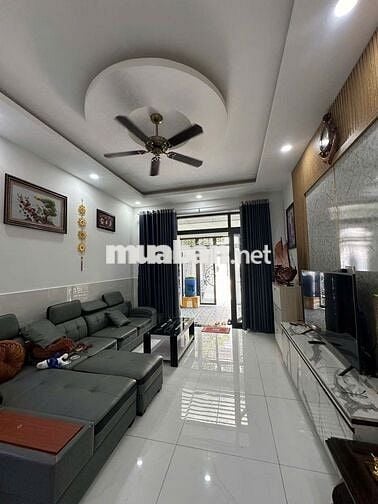 Bán Nhà KDC Hoàng Nam 5, đường 13m,1 trệt 2 lầu 4PN 3WC. Tặng nội thất