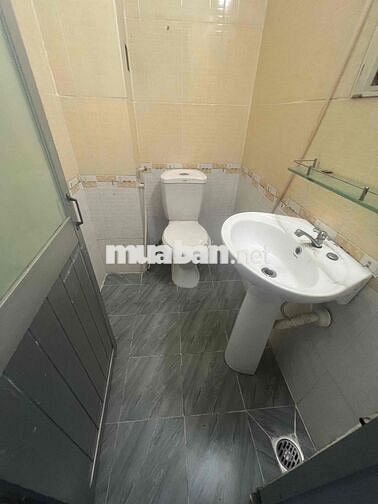 Cần bán nhà chính chủ.3x9m 2 lầu sân thượng 2pn 3wc 3.150 triệu