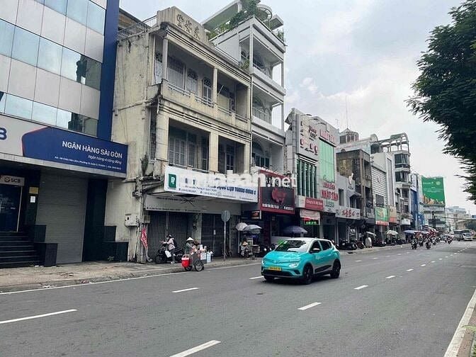 Cho thuê nhà mặt tiền lớn Châu Văn Liêm, Q5 – 3 lầu, nở hậu, giá tốt