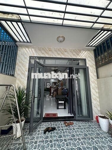 Bán Nhà KDC Hoàng Nam 5, đường 13m,1 trệt 2 lầu 4PN 3WC. Tặng nội thất