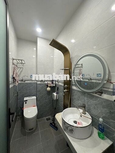 Bán Nhà KDC Hoàng Nam 5, đường 13m,1 trệt 2 lầu 4PN 3WC. Tặng nội thất