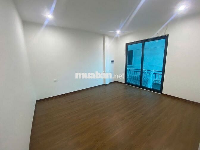 Nhà 4T*42m2 thiết kế gara ô tô trong nhà- ngay sát Đại Lộ- Giá 4,35 tỷ