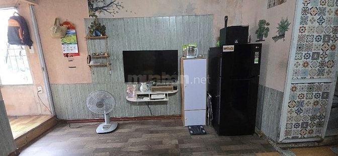 Cho thuê căn hộ tập thể tầng 6 tại khu trung tâm