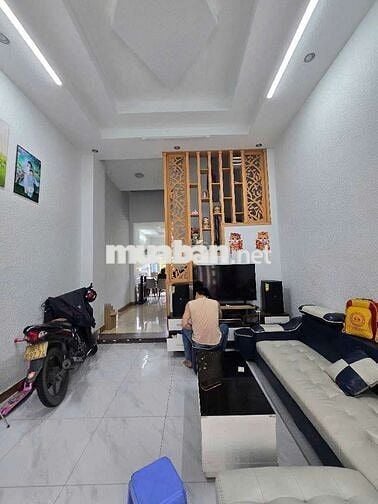 NHÀ 3 TẦNG ĐẸP — PHẠM ĐĂNG GIẢNG-PHƯỜNG BÌNH HƯNG HÒA (4m x 12m)