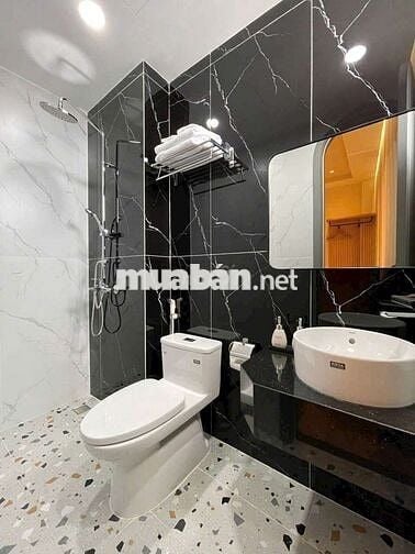 Cần cho thuê toa nhà khách sạn mới xây