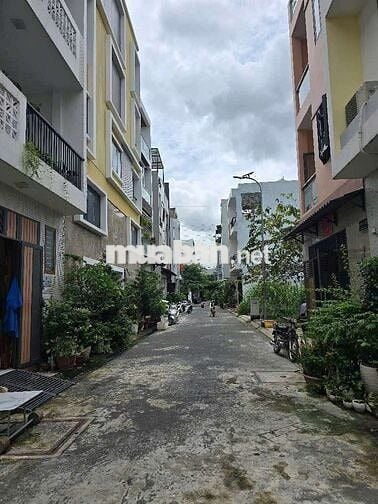 NHÀ 3 TẦNG ĐẸP — PHẠM ĐĂNG GIẢNG-PHƯỜNG BÌNH HƯNG HÒA (4m x 12m)