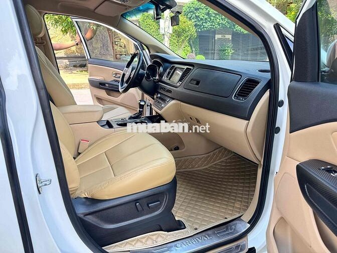 Kia Sedona 2019 2.2 DAT Luxury - 76000 km