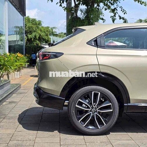 Honda HR-V EHEV - GIẢM TIỀN MẶT + BẢO HIỂM + PK