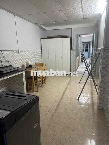 Cho thuê nguyên tầng lầu, 1 phòng ngủ 1 bếp, đường Nguyễn Văn Lạc