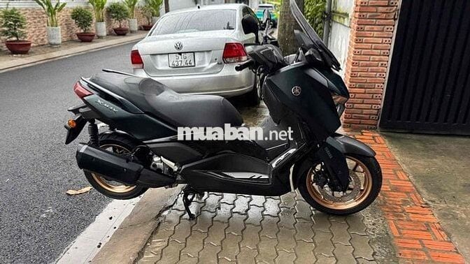 Xmax 300 2023