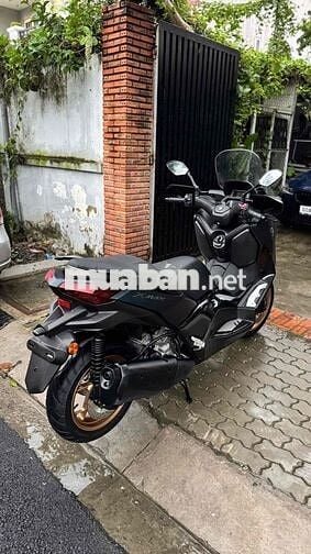 Xmax 300 2023
