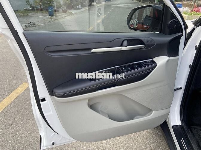 Kia Sonet 2023 số tự động màu trắng