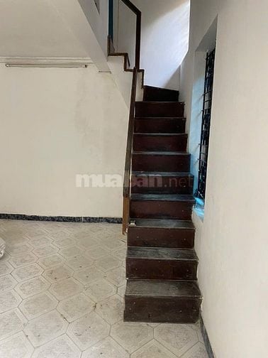 Cho thuê căn nhà 2 tầng lửng DT 60 m2, phố Trần Hưng Đạo 