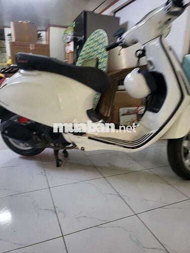Vespa PRIMAVERA 125CC 2016.