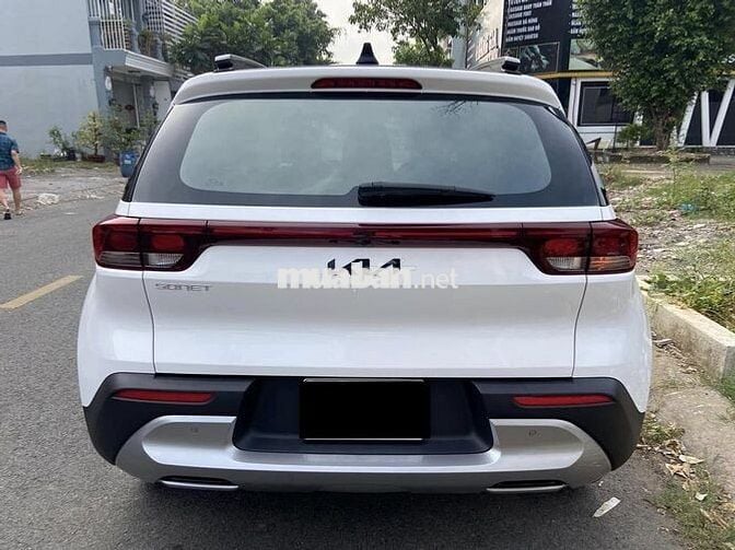 Kia Sonet 2023 số tự động màu trắng