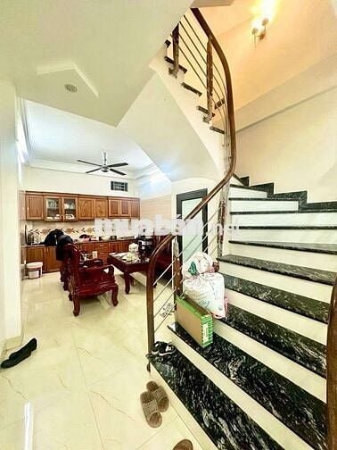 BÁN NHÀ DÂN XÂY 4 TẦNG 39M² CẠNH ĐƯỜNG CỔ LINH, LONG BIÊN ÔTÔ ĐỖ CỬA