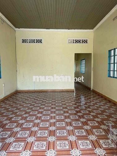 Nhà mặt tiền đường nhựa, diện tích 364 m2 tiện ở và kinh doanh