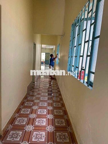 Nhà mặt tiền đường nhựa, diện tích 364 m2 tiện ở và kinh doanh