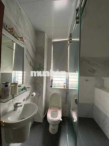 Cho thuê nhà hẻm xe hơi 244 Huỳnh Văn Bánh, dt: 4x18m 2L 4p 3wc giá 17