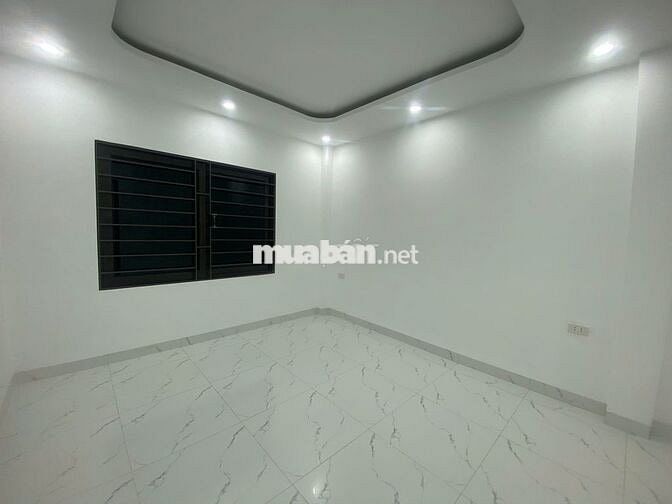 Nhà 3T*46m2 độc lập có sân cổng riêng, cách đại lộ 400m. Giá chỉ 4 tỷ