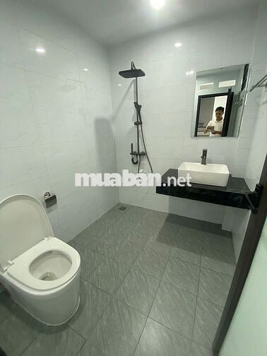 Nhà 3T*46m2 độc lập có sân cổng riêng, cách đại lộ 400m. Giá chỉ 4 tỷ