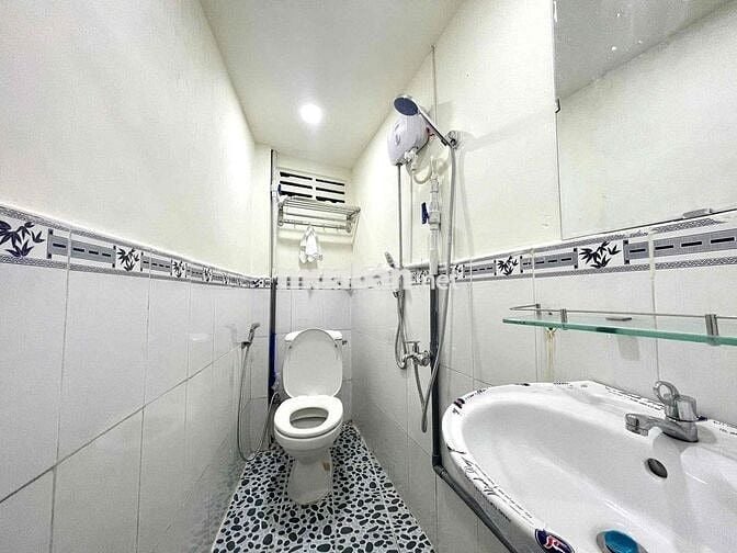 CHO THUÊ NHÀ CẤP 4  MỚI XÂY TRONG HẺM NAM NHA TRANG GIÁ 6 TRIỆU/ THÁNG