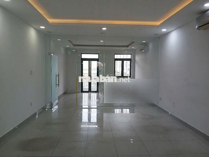 Nhà nguyên căn MT Đ.Nguyễn Thị Thập HimLam 5x20m2 Có thang máy 70tr/th