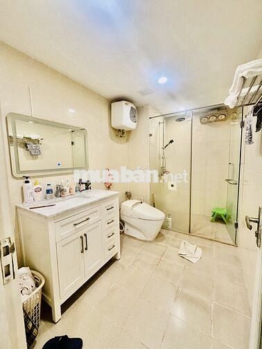 Bán căn hộ chung cư Xuân La, 9,9 tỷ, 102m2, view đẹp, nhiều tiện ích