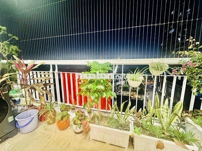 Bán căn hộ chung cư Xuân La, 9,9 tỷ, 102m2, view đẹp, nhiều tiện ích