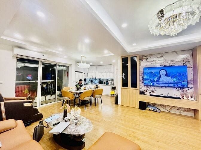 Bán căn hộ chung cư Xuân La, 9,9 tỷ, 102m2, view đẹp, nhiều tiện ích