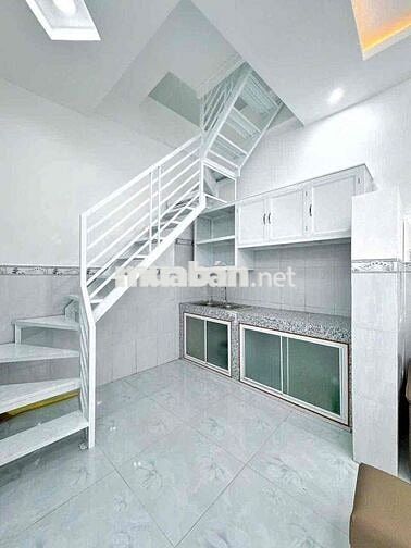 Nhà giá rẻ ngay đầu hẻm 98 Phạm Ngũ Lão