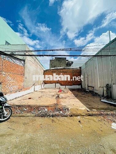 Nền thổ cư đẹp ngay sát trục chính hẻm 9 Phạm Ngọc Hưng