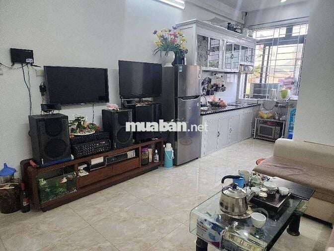Tây Hồ - bán gấp cc giá tốt, nhà thoáng - tầng đẹp 45m giá chỉ 3 tỷ