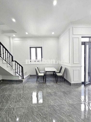 Nhà mới xây đầy đủ nội thất hẻm 52 Hùng Vương
