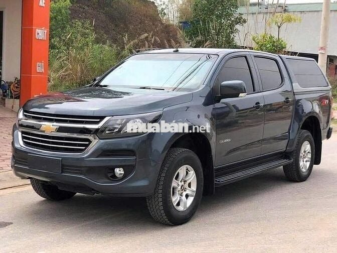 Bán Chevrolet Colorado 2017 máy dầu, số sàn.