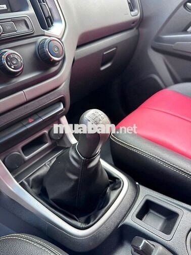 Bán Chevrolet Colorado 2017 máy dầu, số sàn.