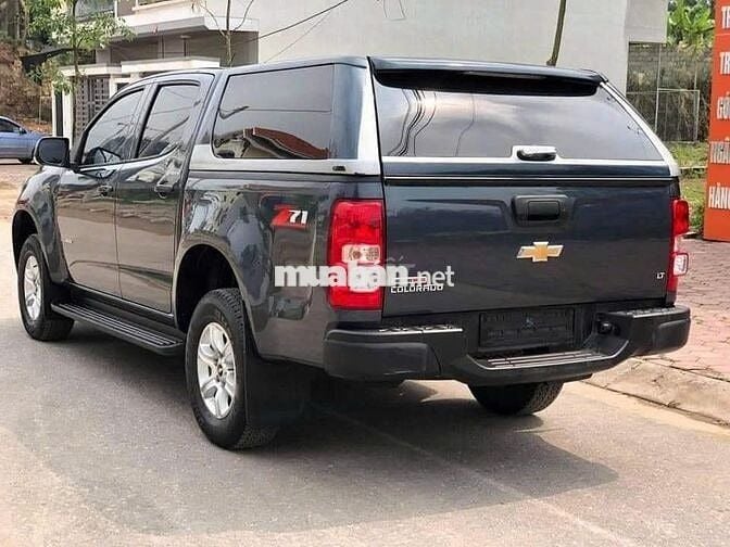 Bán Chevrolet Colorado 2017 máy dầu, số sàn.