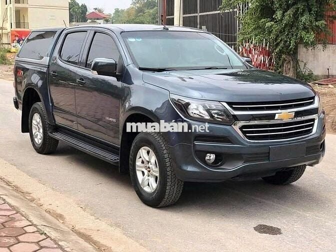 Bán Chevrolet Colorado 2017 máy dầu, số sàn.