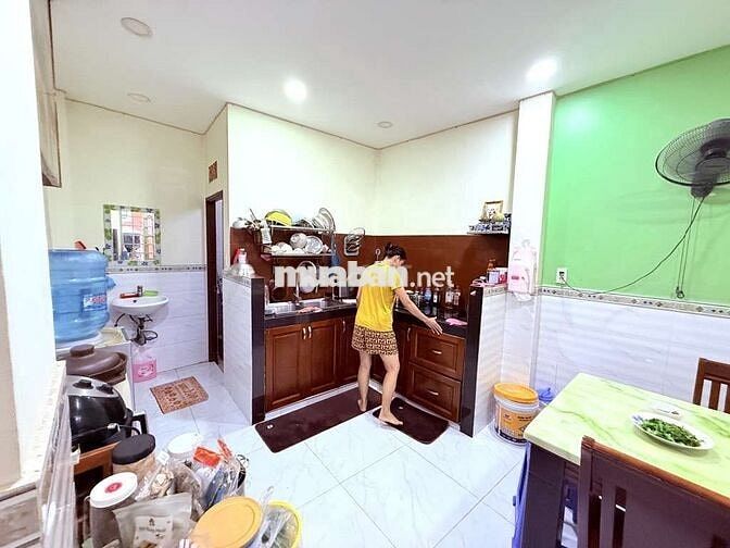 SIÊU PHẨM 2 TẦNG MẶT TIỀN KHỦNG 18M HXH NGAY CHỢ CẦU - TÔ KÝ - ĐHT-Q12