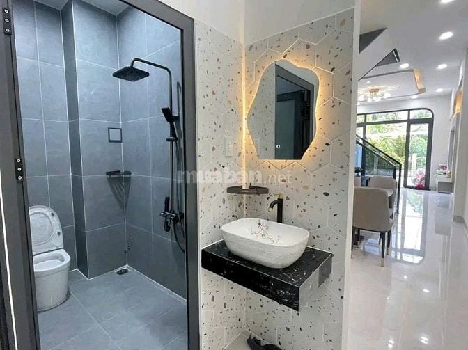 NHÀ MỚI 1TRỆT1LẦU 120M2, SÂN ĐỂ Ô TÔ ,ỦY BAN VÀ TRƯỜNG HỌC CÁCH 300M
