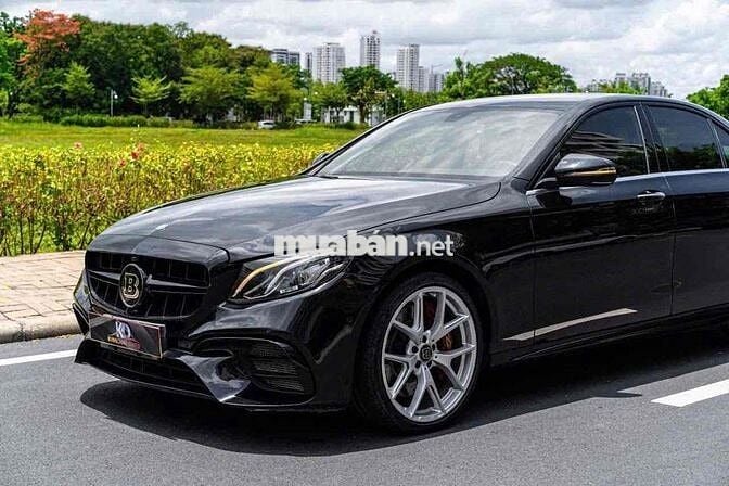 E200 2020 up full E63 màu đen nội thất nâu giá tôt