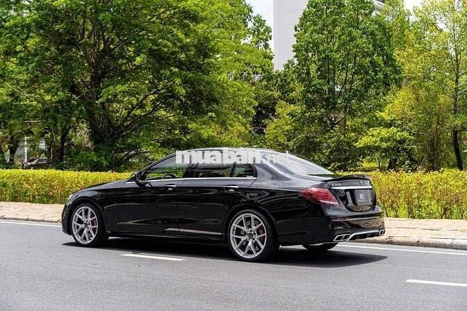E200 2020 up full E63 màu đen nội thất nâu giá tôt