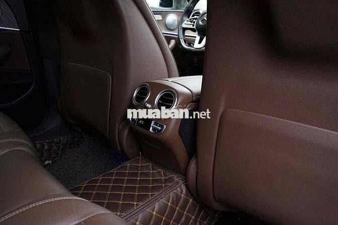 E200 2020 up full E63 màu đen nội thất nâu giá tôt