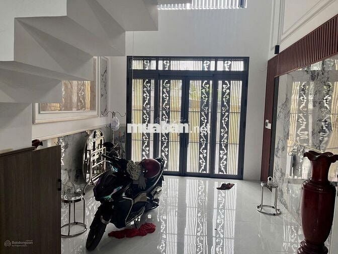 CHO THUÊ NHÀ 5 TẦNG ĐẦY ĐỦ NỘI THẤT CẠNH SÔNG SÀI GÒN