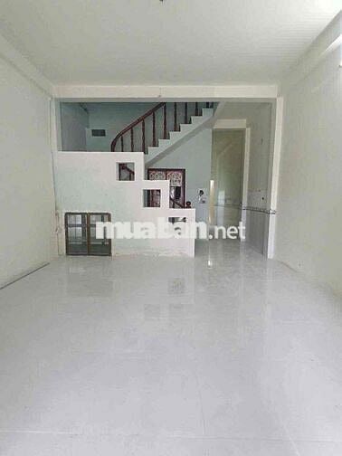 Cho thuê nhà gần ĐH Ngân Hàng,/Hoàng Diệu 2,p.Linh Trung giá 14tr TL